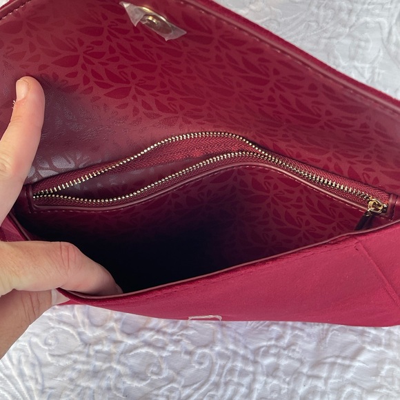 Swarovski Maroon velvet clutch with crystal accent NWOT - Picture 4 of 10